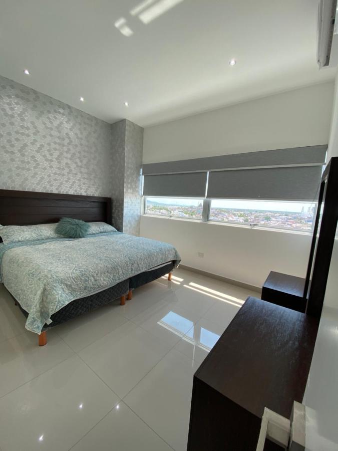 Condominio Torre Eme Frente Al Malecon Vista A La Ciudad Con Alberca Y Algo Al Mar Gimnacio Mazatlan Ngoại thất bức ảnh